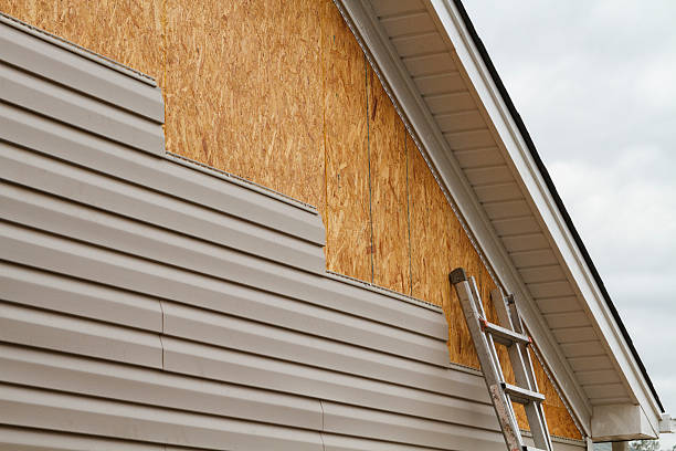 Professional Fiber Cement Siding technician working in Hicksville, OH